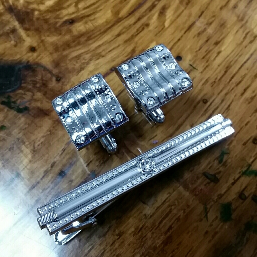 NEW Silver & Rhinestone Tie Clip + Cufflinks Set