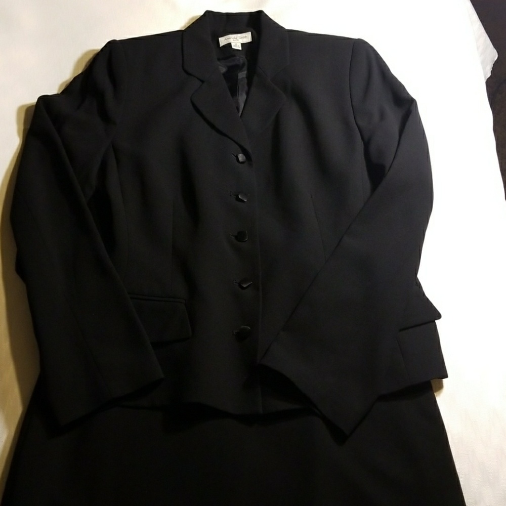 Amanda Smith 2 piece Suit