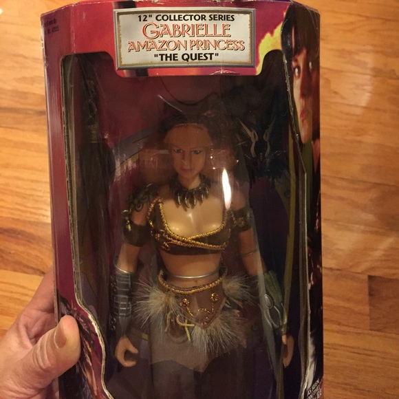 GABRIELLE AMAZON PRINCESS 12"Collector Series - Picture 2 of 8