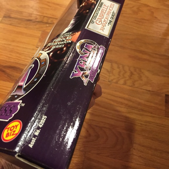 GABRIELLE AMAZON PRINCESS 12"Collector Series - Picture 3 of 8