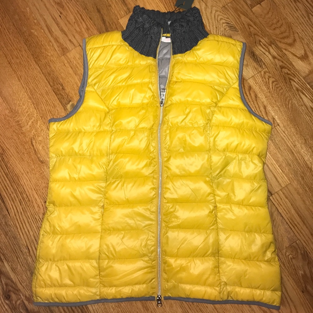 Yellow puffer vest!!!
