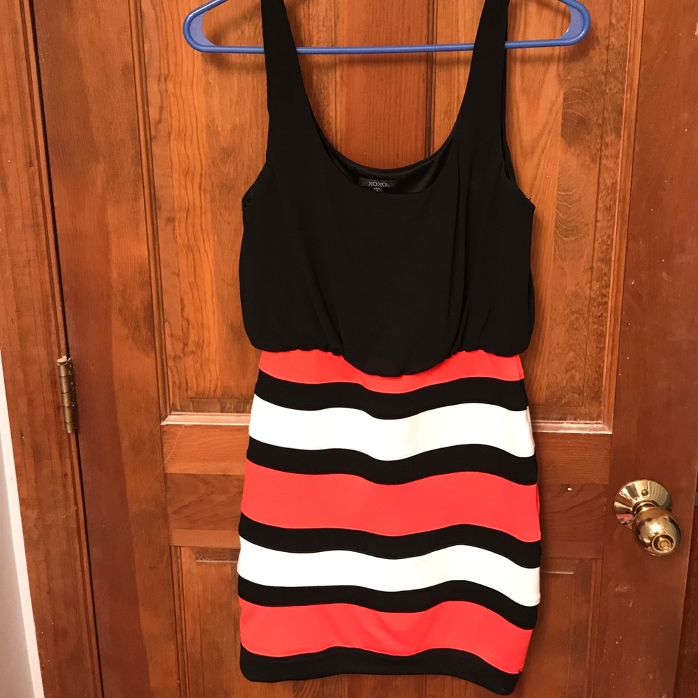 Super cute party dress!