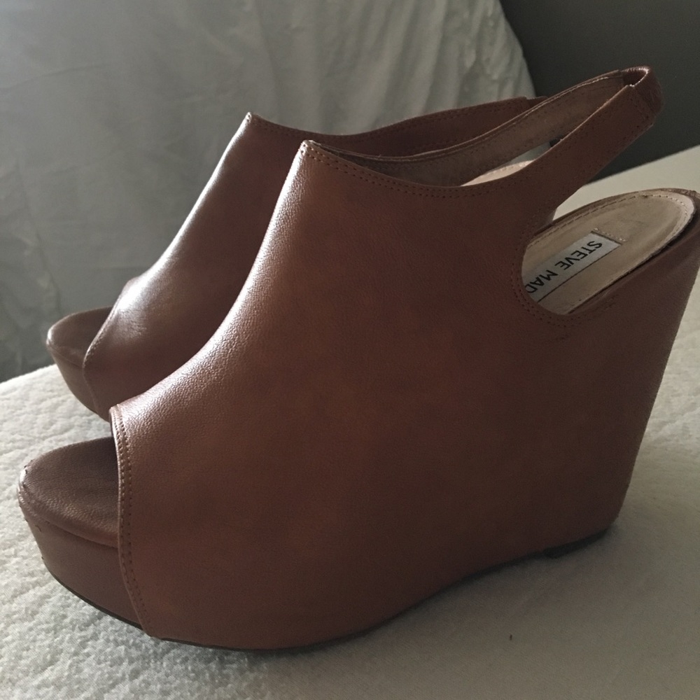 Steve Madden Brown Leather Peep Toe Wedges