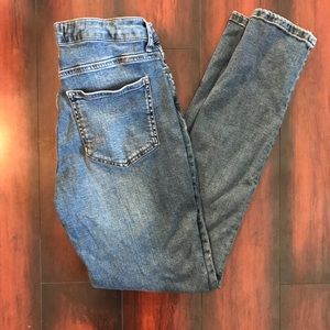 ⬇️ $30 Boden Soho Skinny jeans size 6