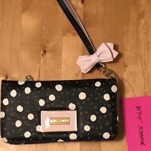 💝 Host Pick 💝Betsey Johnson Dots Wallet/Wristlet