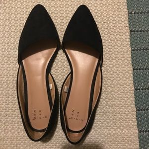 Black pointed flats