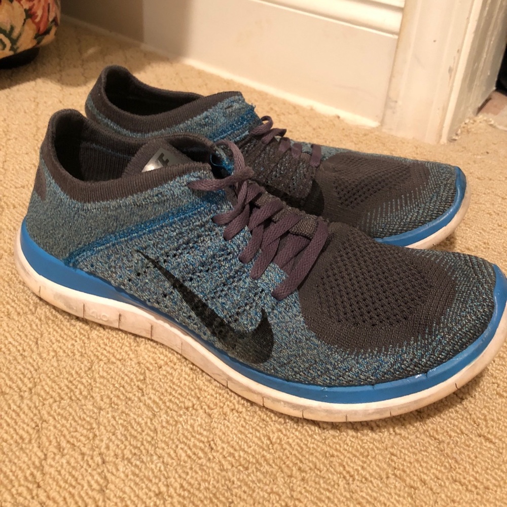 Men’s like new Nike Free’s
