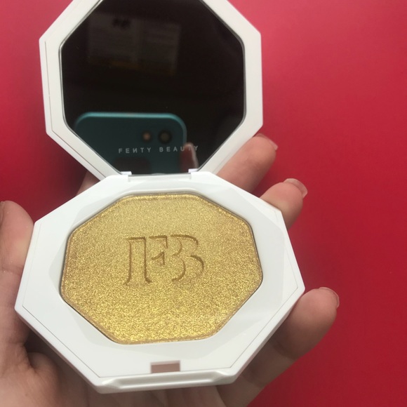 fenty beauty Other - Fenty beauty highlighter!