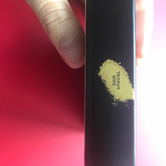 Fenty beauty highlighter! - Picture 3 of 5