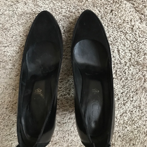 Tod’s Black Suede Top Platform Pumps - Picture 3 of 8