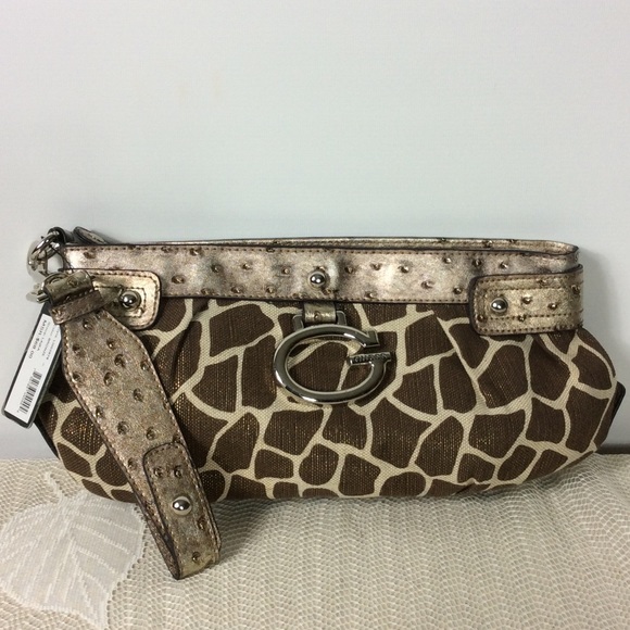 NWT. Guess animal print clutch or wristlet. - Picture 1 of 7