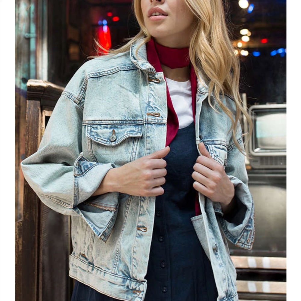 BDG  Relaxed Denim Trucker Jacket