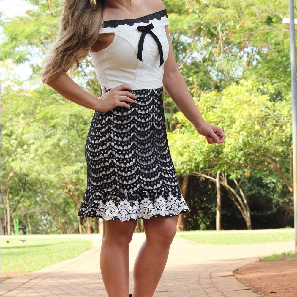 Off the shoulder black and white dress ⚪️⚫️