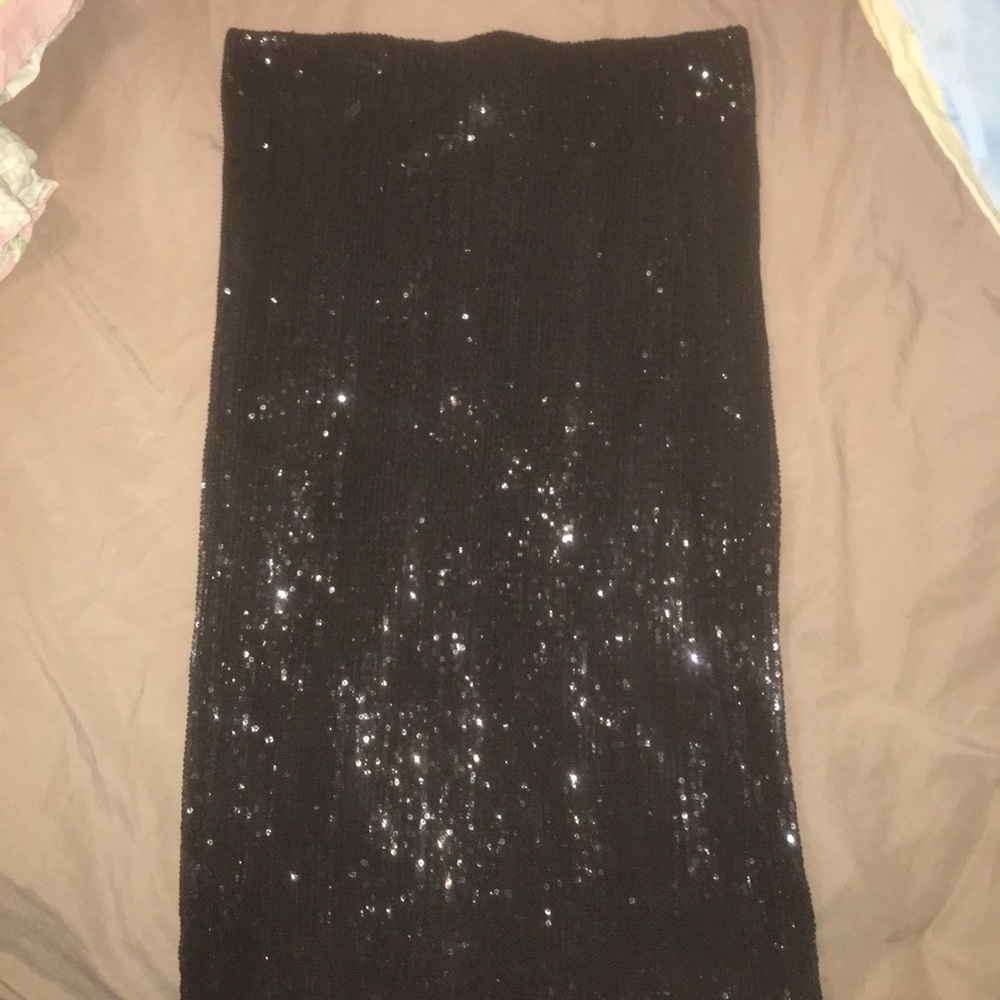 Black skirt