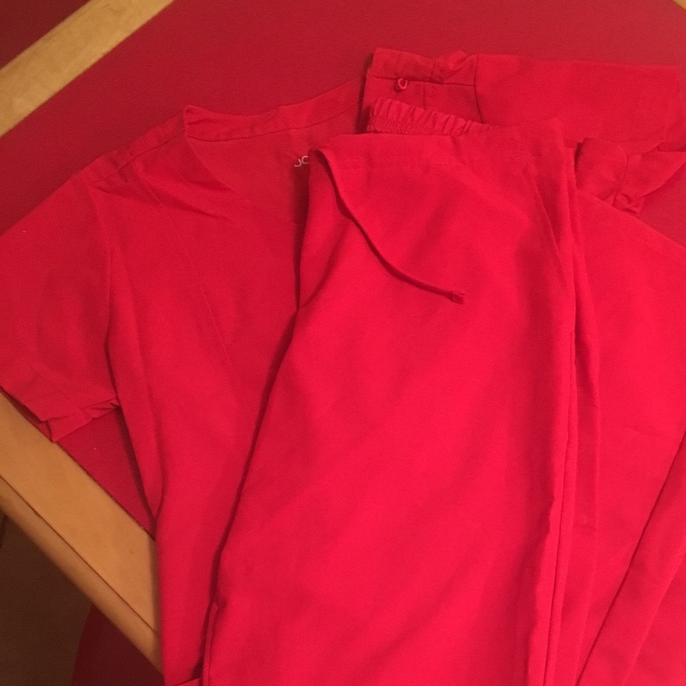 Red Jockey scrub set NWOT