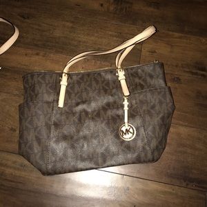 Michael Kors jet set signature with MK dust bag