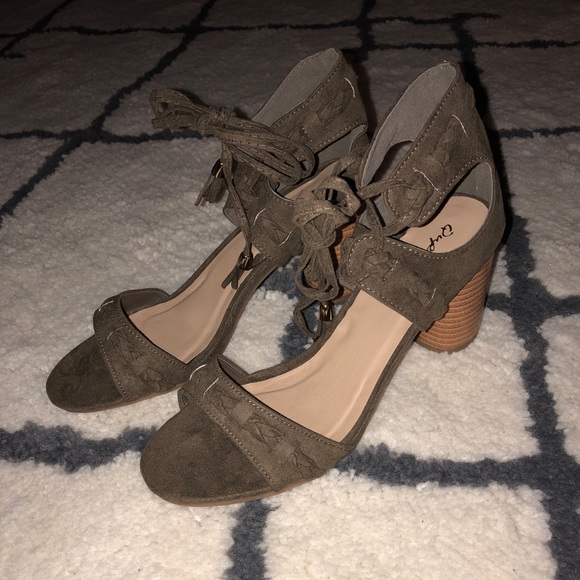 Gorgeous Army Green Suede Strappy Heel 7 - Picture 1 of 6