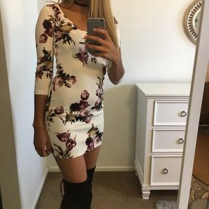 Floral print holiday dress ✨✨