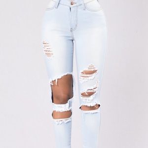 SOLD!!! Fashion nova- beach bum jeans