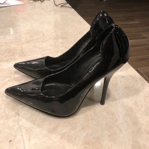 Black patent leather pumps
