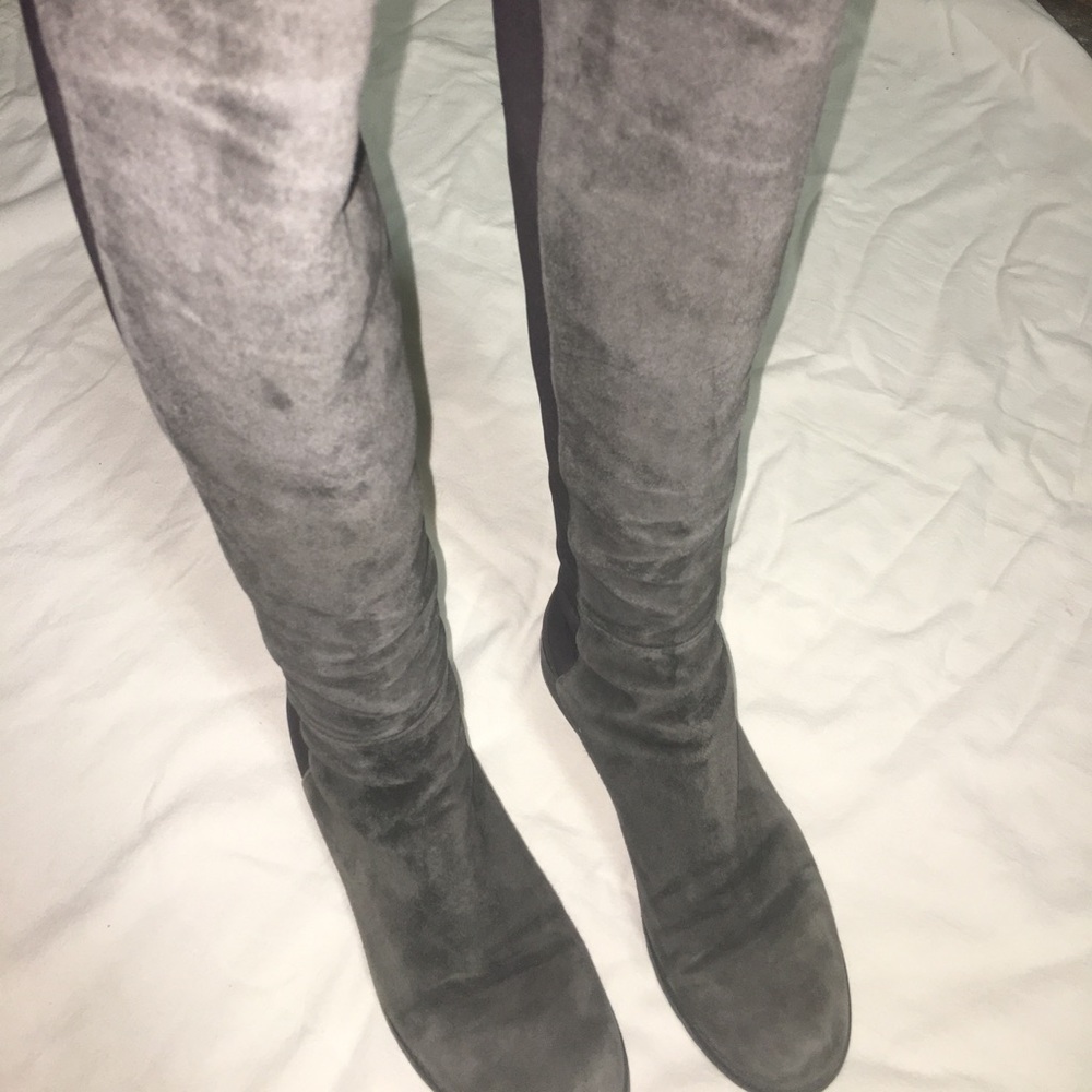 suede Over the knee boot with stretch back.