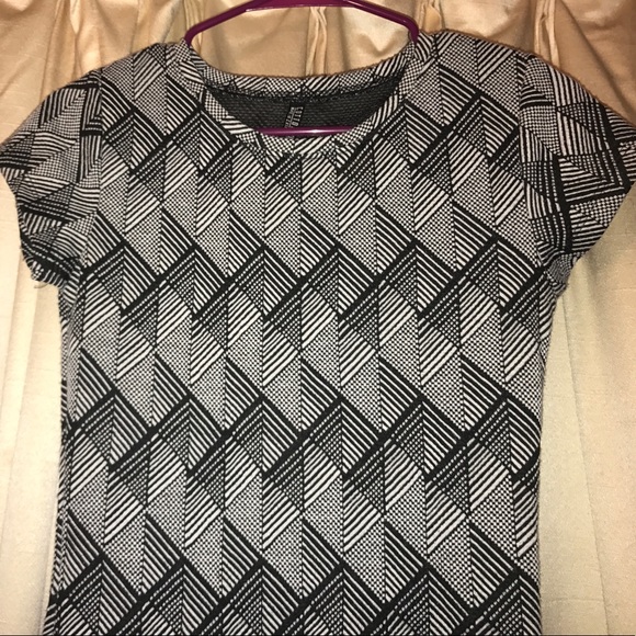 Short sleeve midi dress - Picture 4 of 5