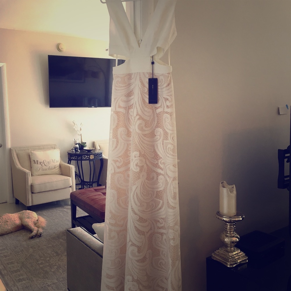 NWT BCBG white lace gown