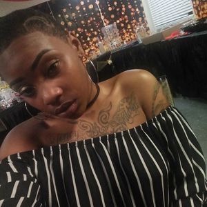 Meet your Posher, Carrie