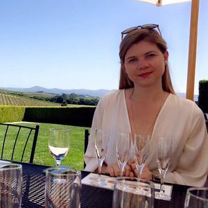 Meet your Posher, Caitlin