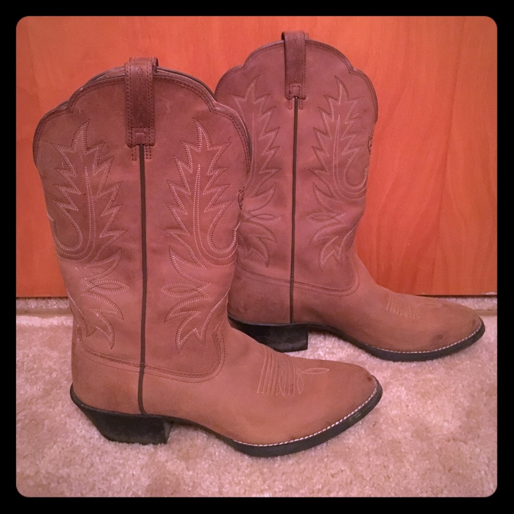 Size 7.5 B women's Ariat boots