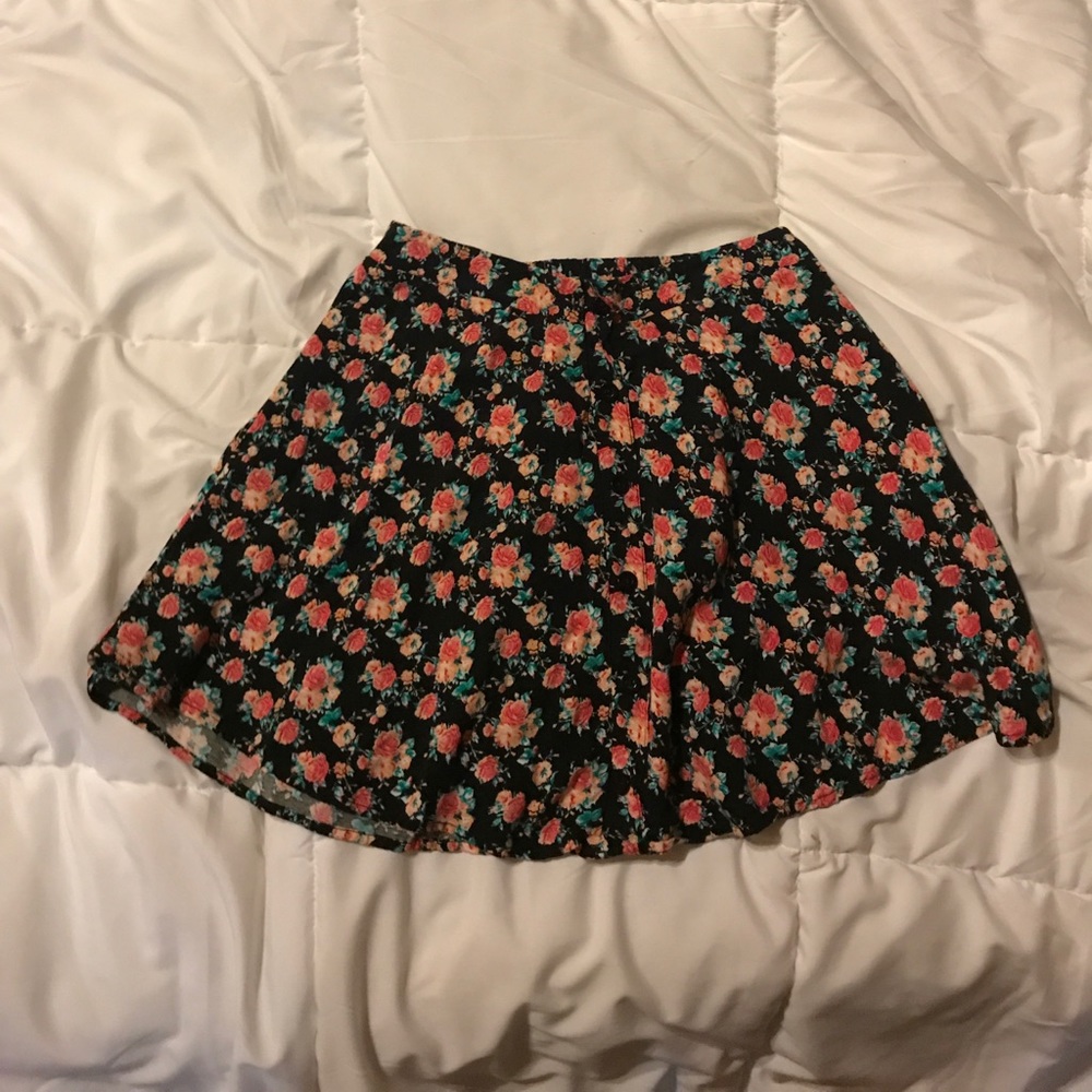 Light skater flower skirt