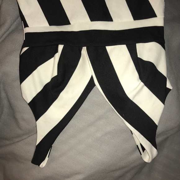 Deep V body con stripped dress - Picture 3 of 6