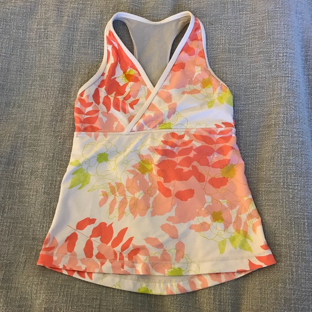 Floral lululemon top