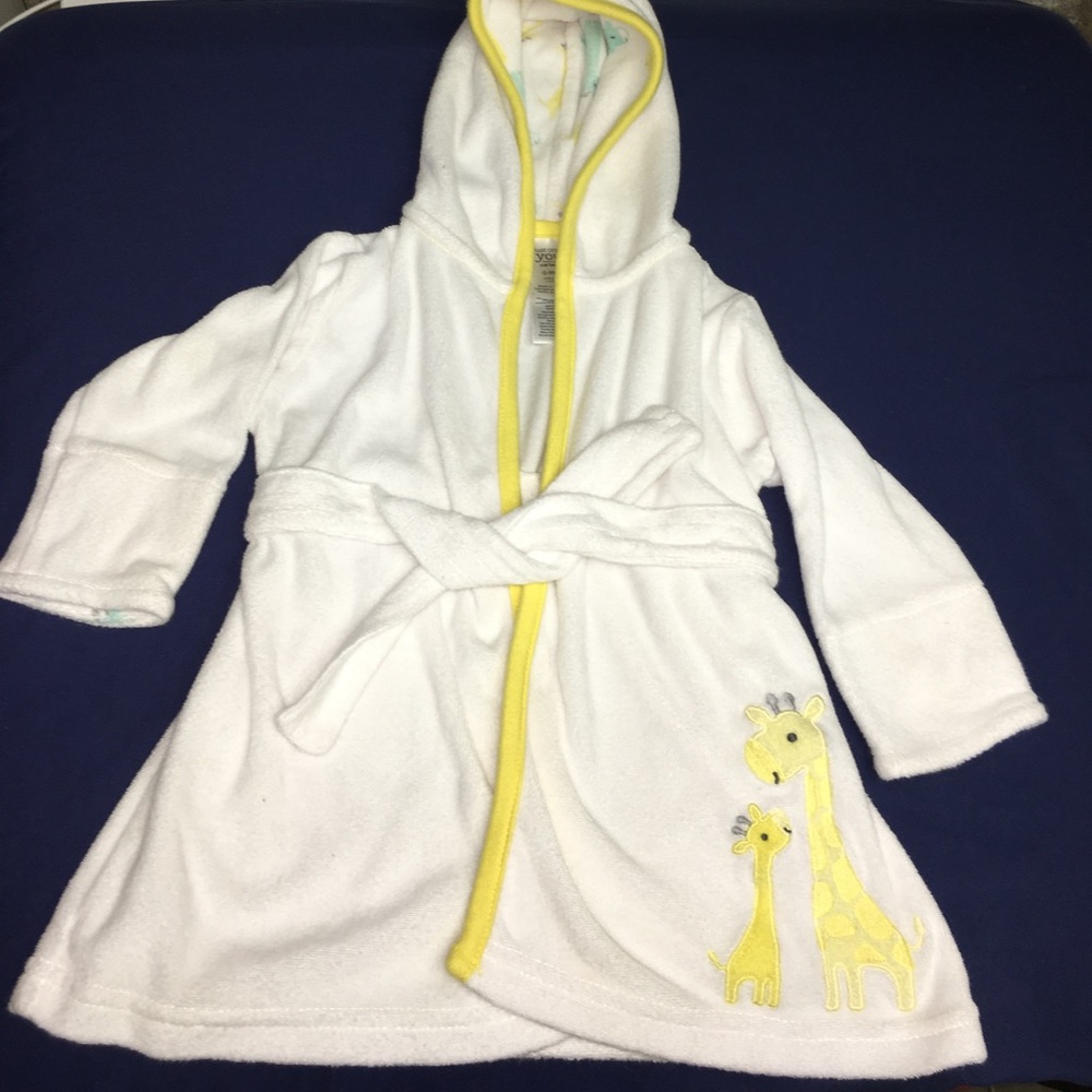 Carters Gender Neutral Giraffe Robe 0-6 Months