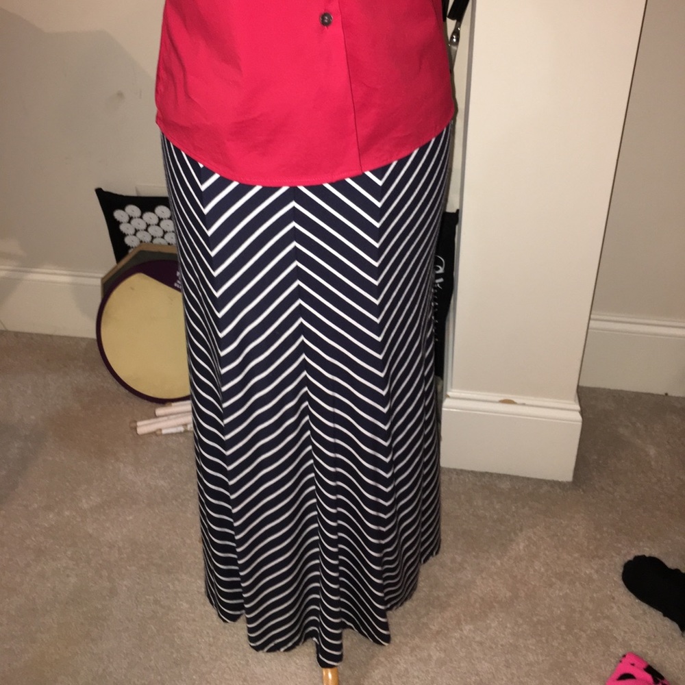 Ann Taylor navy and white maxi skirt