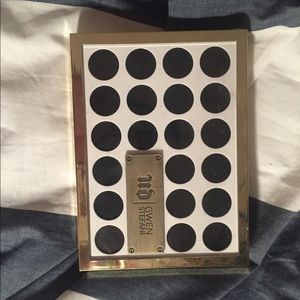 Urban Decay X Gwen Stefani Eyeshadow Palette