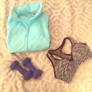 ✨**Close out**✨ Columbia raincoat with hood!