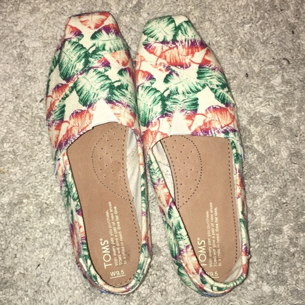Women’s Toms