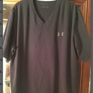 Under Armour 2 V-neck Shirts