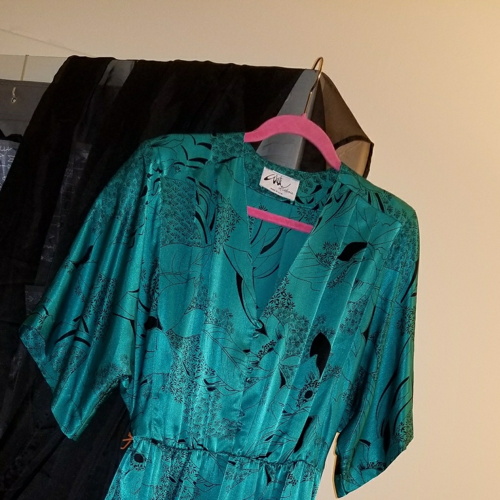 Dress - Picture 3 of 3