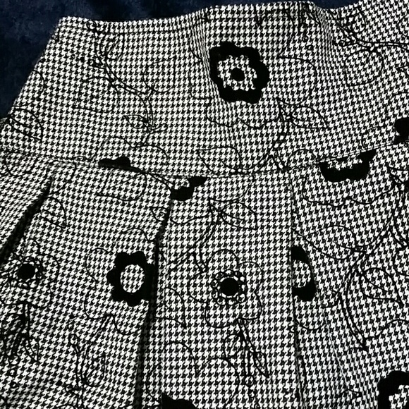 Samara Skirt - Picture 2 of 4