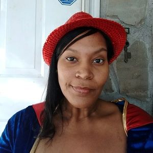 Meet your Posher, Alektra