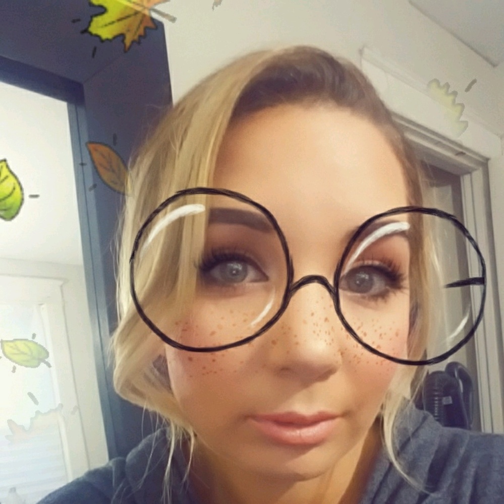 Meet your Posher, Danielle