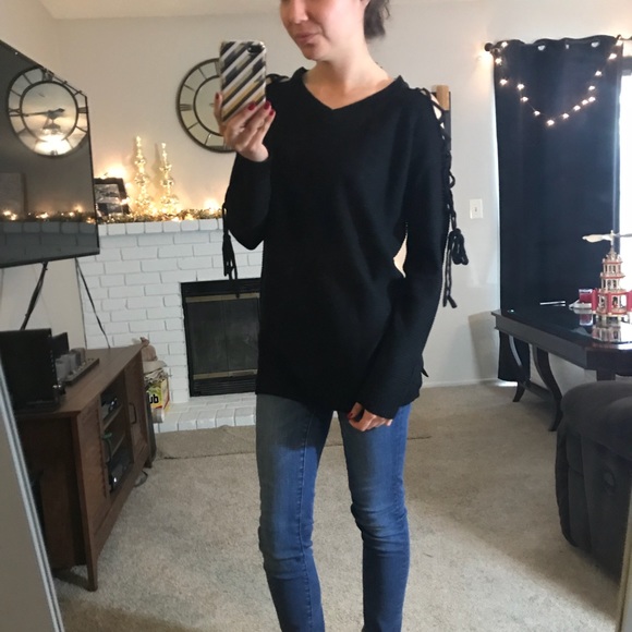 Black Lace Up Long Sleeve - Picture 4 of 5