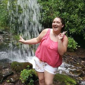 Meet your Posher, Sharon