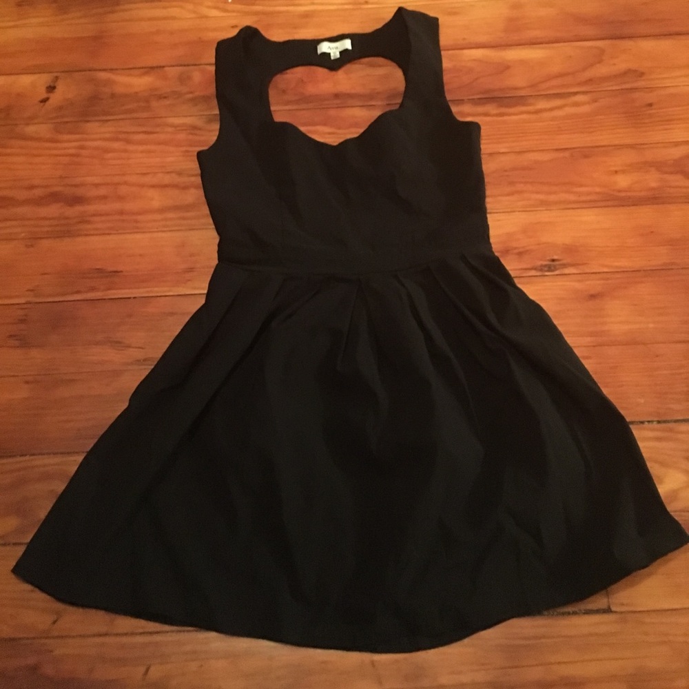 A dress with a nice heart