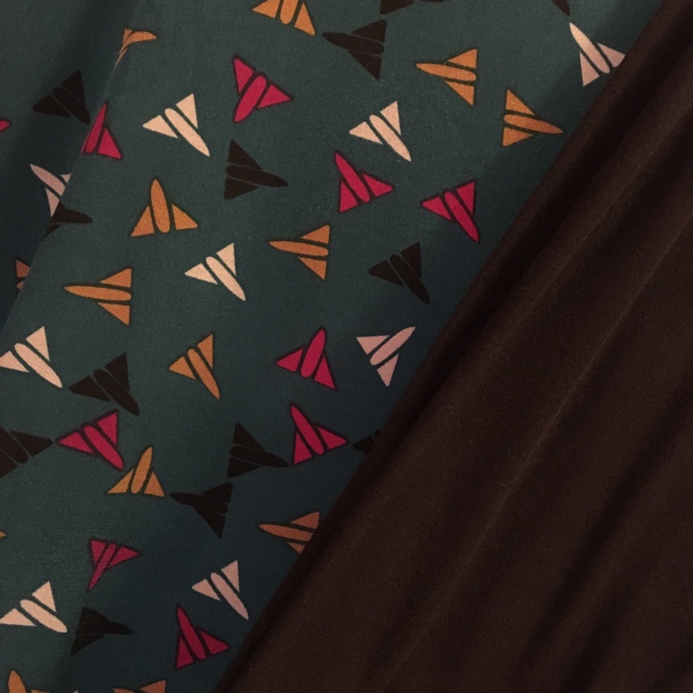 LuLaRoe SOLID BLACK TC LEGGINGS Outfit! 🦄