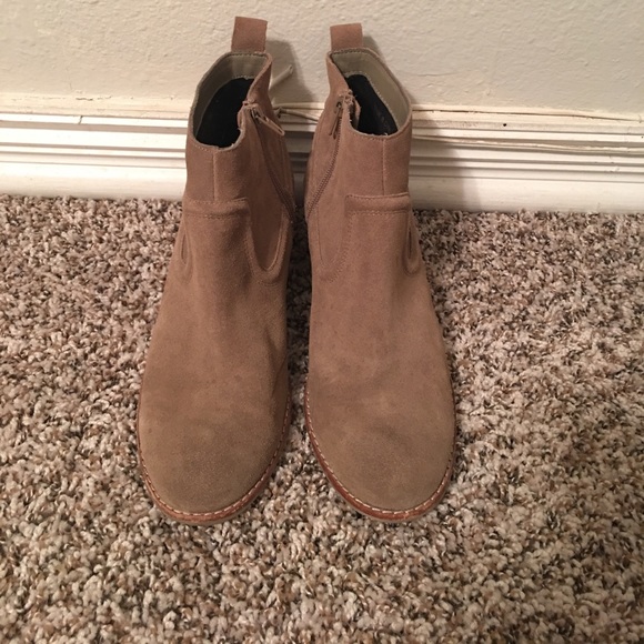 Dolce Vita Booties - Picture 1 of 6