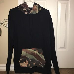 American Eagle American and Dark Blue Print Hoodie