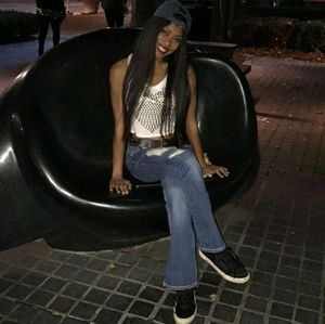 Meet your Posher, Afasene